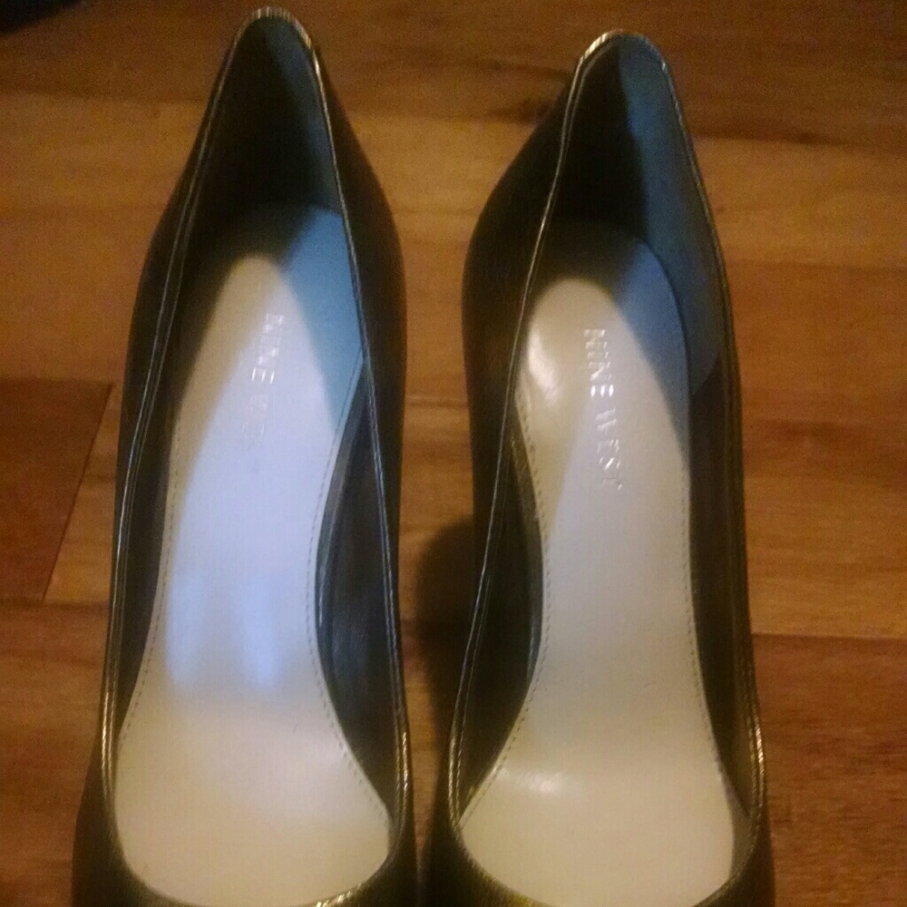 Heels - Picture 5 of 6